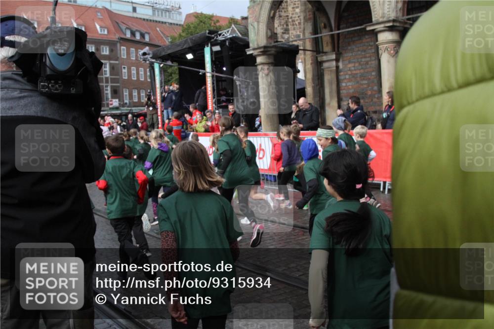 05.10.2025 - 20. swb-Marathon Bremen Yannick Fuchs http://msf.ph/oto/9315934 05.10.2025 15:16:01 Ziel  meine-sportfotos.de