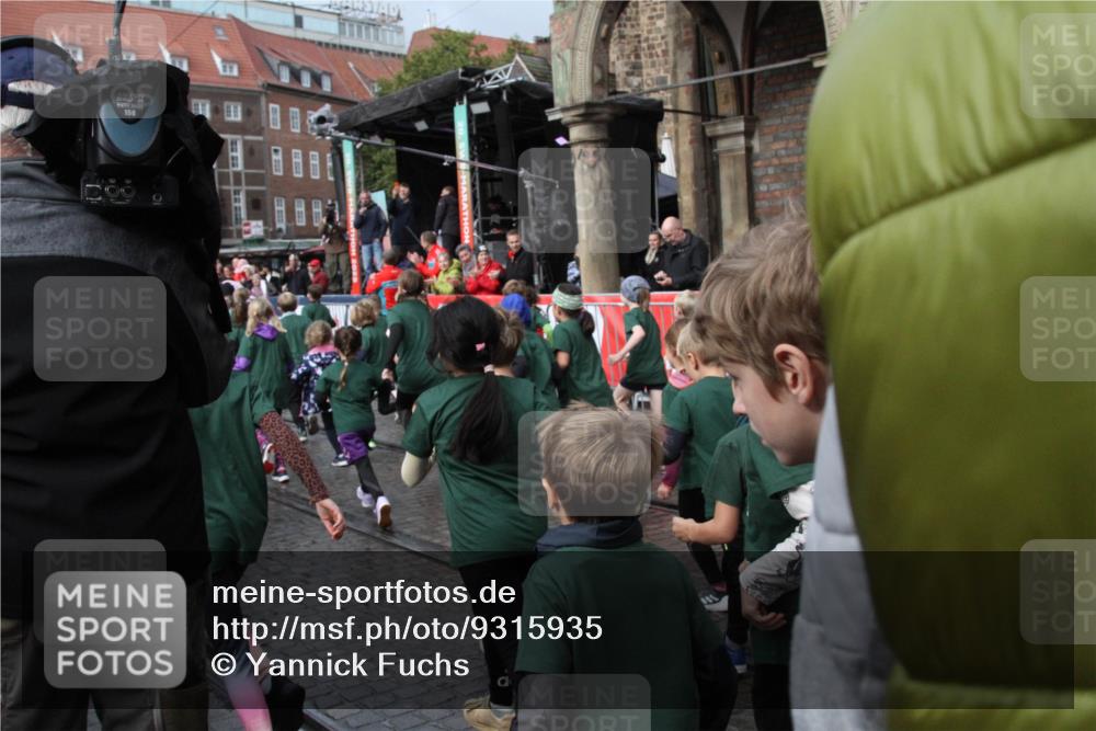05.10.2025 - 20. swb-Marathon Bremen Yannick Fuchs http://msf.ph/oto/9315935 05.10.2025 15:16:02 Ziel  meine-sportfotos.de
