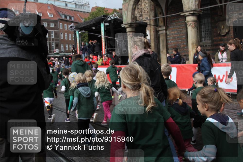 05.10.2025 - 20. swb-Marathon Bremen Yannick Fuchs http://msf.ph/oto/9315940 05.10.2025 15:16:04 Ziel  meine-sportfotos.de