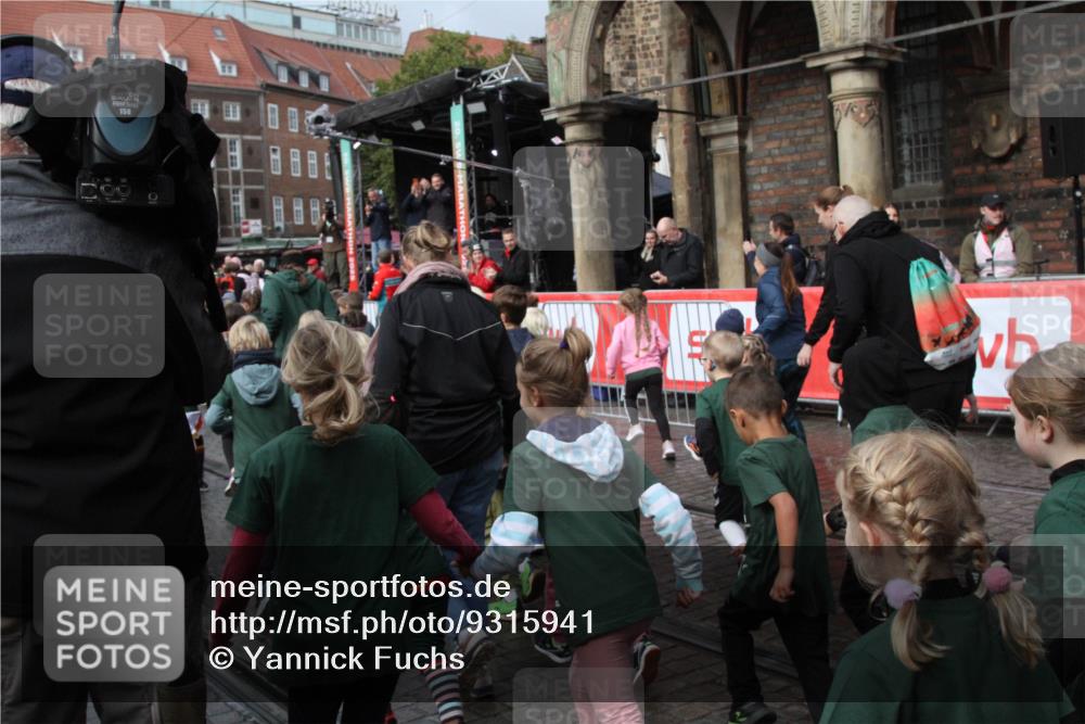 05.10.2025 - 20. swb-Marathon Bremen Yannick Fuchs http://msf.ph/oto/9315941 05.10.2025 15:16:04 Ziel  meine-sportfotos.de