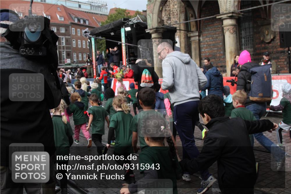 05.10.2025 - 20. swb-Marathon Bremen Yannick Fuchs http://msf.ph/oto/9315943 05.10.2025 15:16:05 Ziel  meine-sportfotos.de