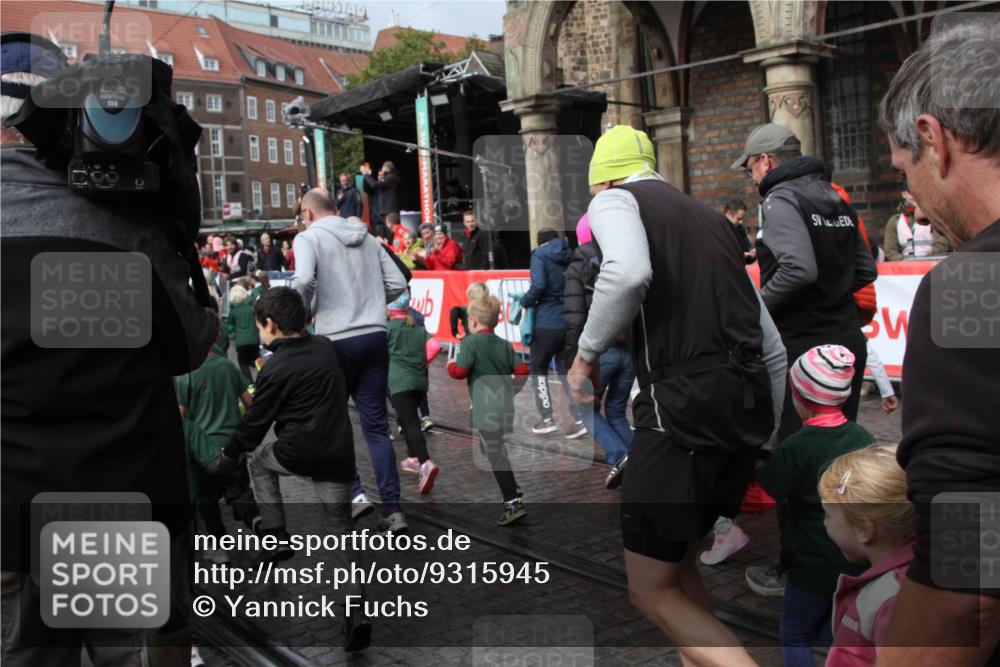 05.10.2025 - 20. swb-Marathon Bremen Yannick Fuchs http://msf.ph/oto/9315945 05.10.2025 15:16:06 Ziel  meine-sportfotos.de