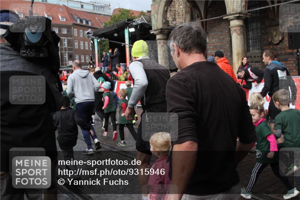 05.10.2025 - 20. swb-Marathon Bremen Yannick Fuchs http://msf.ph/oto/9315946 05.10.2025 15:16:07 Ziel  meine-sportfotos.de