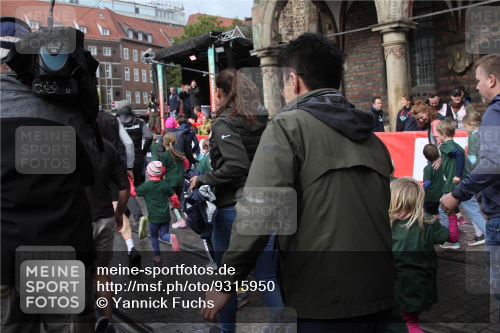 05.10.2025 - 20. swb-Marathon Bremen Yannick Fuchs http://msf.ph/oto/9315950 05.10.2025 15:16:08 Ziel  meine-sportfotos.de