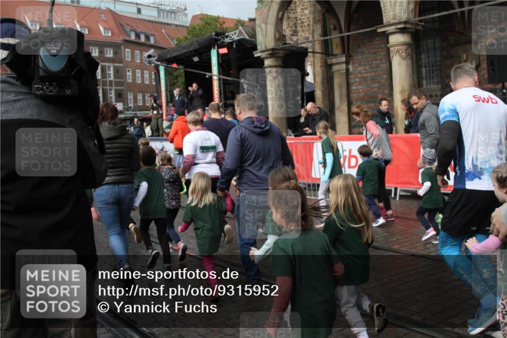 05.10.2025 - 20. swb-Marathon Bremen Yannick Fuchs http://msf.ph/oto/9315952 05.10.2025 15:16:09 Ziel  meine-sportfotos.de