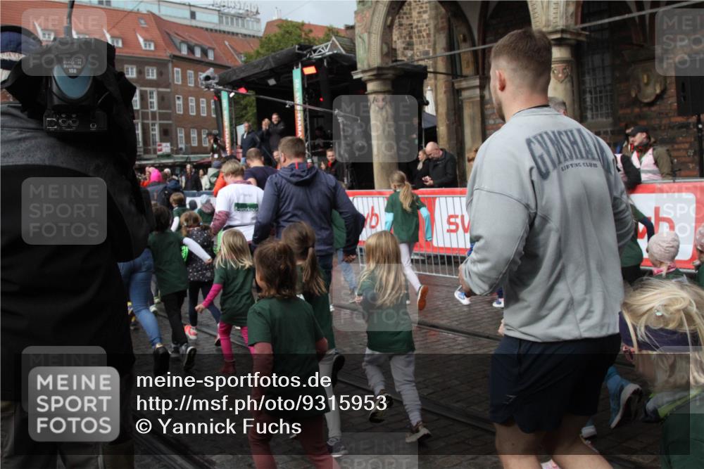 05.10.2025 - 20. swb-Marathon Bremen Yannick Fuchs http://msf.ph/oto/9315953 05.10.2025 15:16:10 Ziel  meine-sportfotos.de