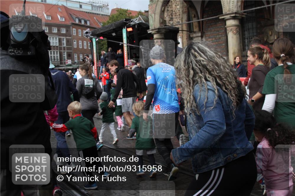 05.10.2025 - 20. swb-Marathon Bremen Yannick Fuchs http://msf.ph/oto/9315958 05.10.2025 15:16:13 Ziel  meine-sportfotos.de
