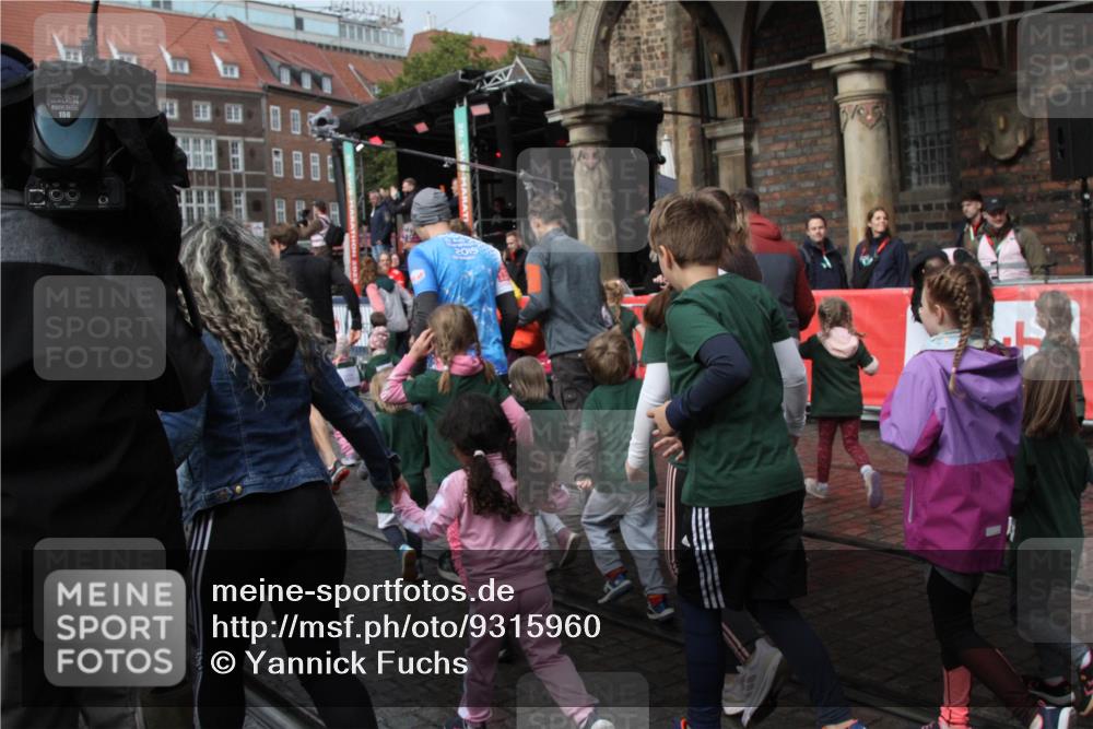 05.10.2025 - 20. swb-Marathon Bremen Yannick Fuchs http://msf.ph/oto/9315960 05.10.2025 15:16:14 Ziel  meine-sportfotos.de