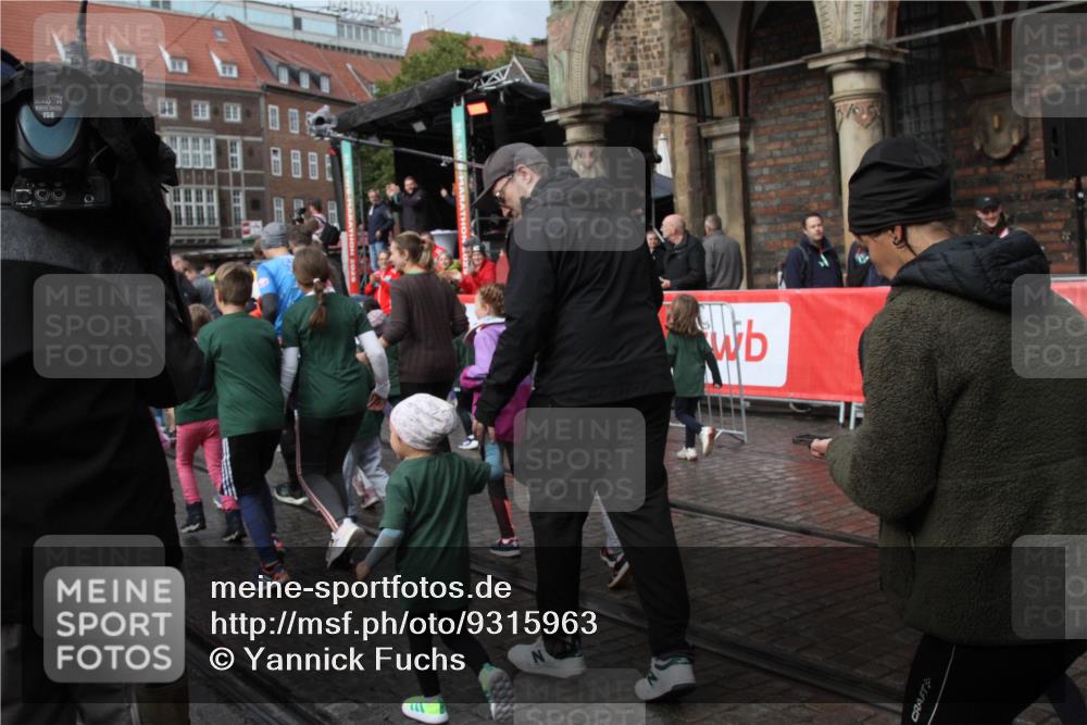 05.10.2025 - 20. swb-Marathon Bremen Yannick Fuchs http://msf.ph/oto/9315963 05.10.2025 15:16:16 Ziel  meine-sportfotos.de