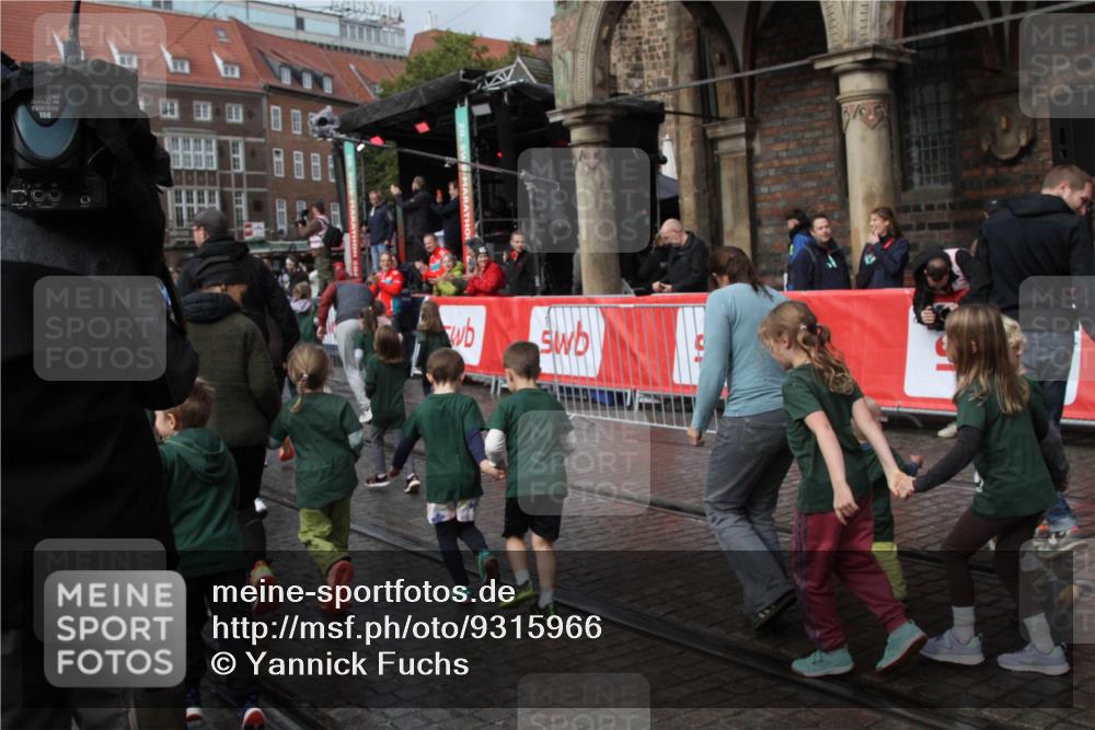 05.10.2025 - 20. swb-Marathon Bremen Yannick Fuchs http://msf.ph/oto/9315966 05.10.2025 15:16:18 Ziel  meine-sportfotos.de
