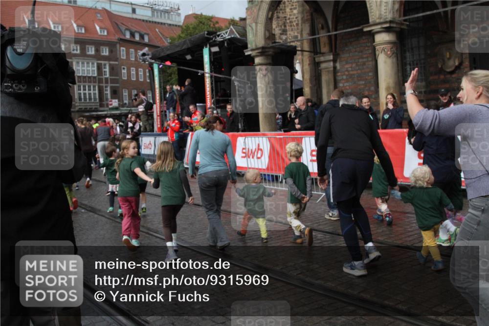 05.10.2025 - 20. swb-Marathon Bremen Yannick Fuchs http://msf.ph/oto/9315969 05.10.2025 15:16:20 Ziel  meine-sportfotos.de
