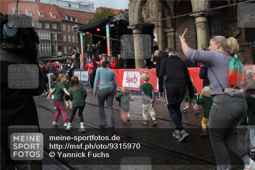 05.10.2025 - 20. swb-Marathon Bremen Yannick Fuchs http://msf.ph/oto/9315970 05.10.2025 15:16:20 Ziel  meine-sportfotos.de