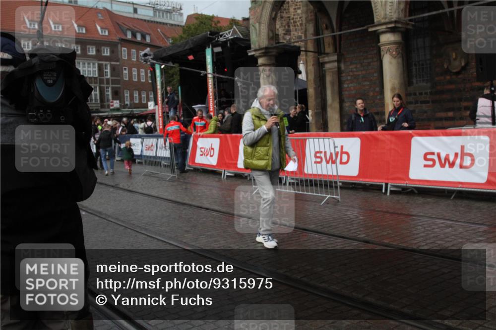 05.10.2025 - 20. swb-Marathon Bremen Yannick Fuchs http://msf.ph/oto/9315975 05.10.2025 15:16:44 Ziel  meine-sportfotos.de