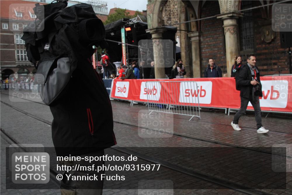 05.10.2025 - 20. swb-Marathon Bremen Yannick Fuchs http://msf.ph/oto/9315977 05.10.2025 15:16:57 Ziel  meine-sportfotos.de