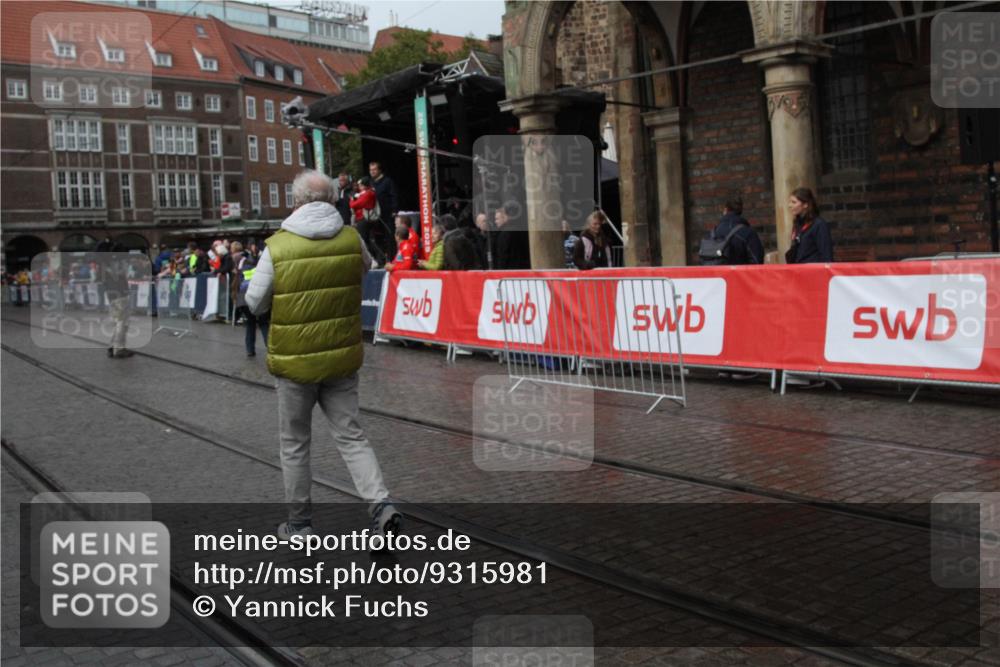 05.10.2025 - 20. swb-Marathon Bremen Yannick Fuchs http://msf.ph/oto/9315981 05.10.2025 15:17:38 Ziel  meine-sportfotos.de