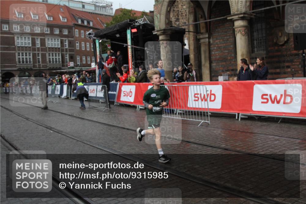05.10.2025 - 20. swb-Marathon Bremen Yannick Fuchs http://msf.ph/oto/9315985 05.10.2025 15:18:10 Ziel 213 meine-sportfotos.de