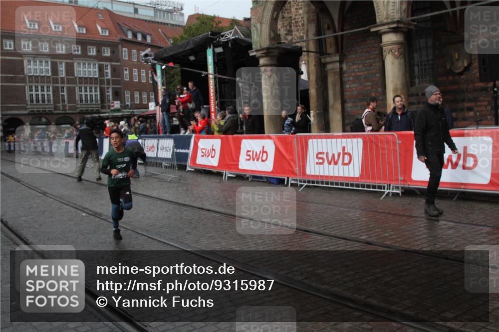 05.10.2025 - 20. swb-Marathon Bremen Yannick Fuchs http://msf.ph/oto/9315987 05.10.2025 15:18:20 Ziel  meine-sportfotos.de
