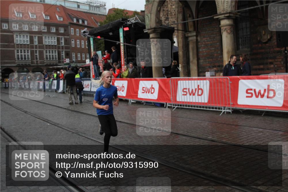 05.10.2025 - 20. swb-Marathon Bremen Yannick Fuchs http://msf.ph/oto/9315990 05.10.2025 15:18:28 Ziel  meine-sportfotos.de