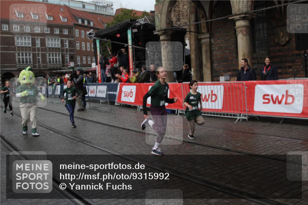 05.10.2025 - 20. swb-Marathon Bremen Yannick Fuchs http://msf.ph/oto/9315992 05.10.2025 15:18:41 Ziel  meine-sportfotos.de