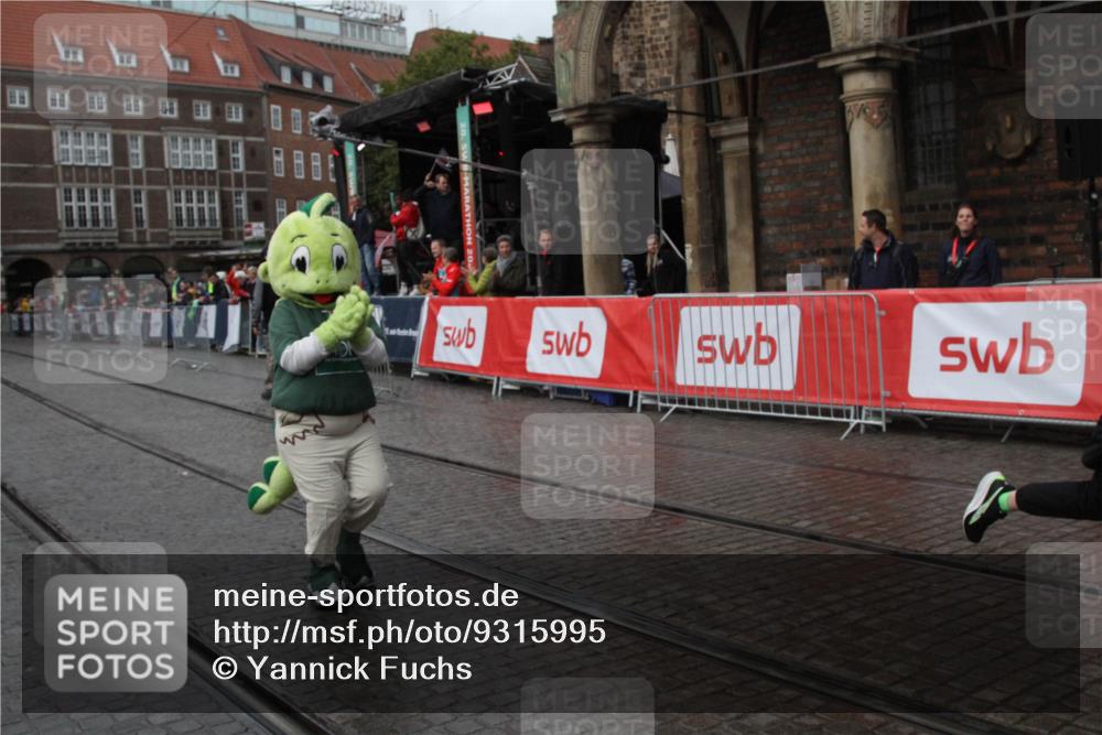 05.10.2025 - 20. swb-Marathon Bremen Yannick Fuchs http://msf.ph/oto/9315995 05.10.2025 15:18:43 Ziel  meine-sportfotos.de