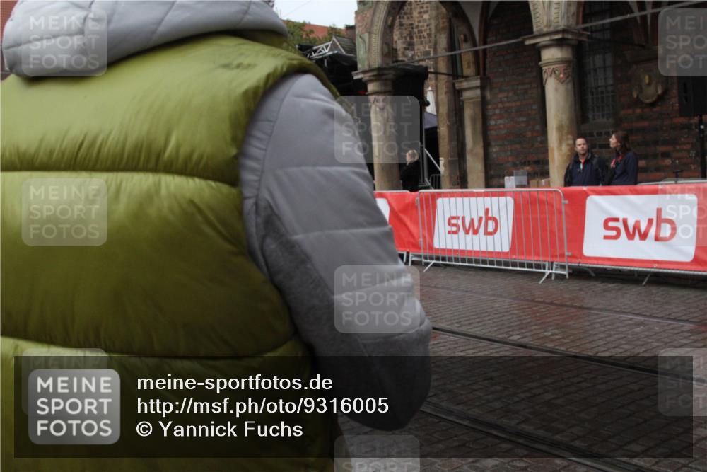 05.10.2025 - 20. swb-Marathon Bremen Yannick Fuchs http://msf.ph/oto/9316005 05.10.2025 15:19:40 Ziel  meine-sportfotos.de