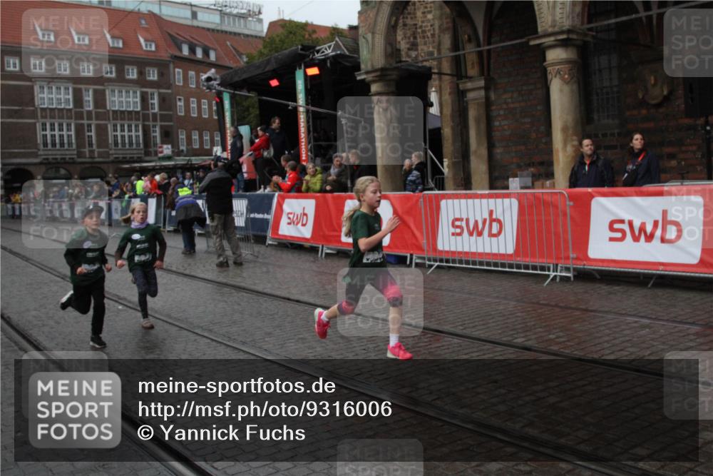 05.10.2025 - 20. swb-Marathon Bremen Yannick Fuchs http://msf.ph/oto/9316006 05.10.2025 15:19:47 Ziel  meine-sportfotos.de