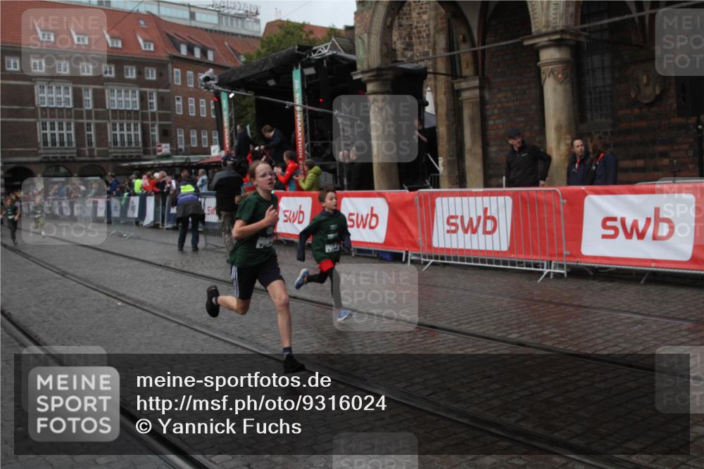 05.10.2025 - 20. swb-Marathon Bremen Yannick Fuchs http://msf.ph/oto/9316024 05.10.2025 15:20:23 Ziel  meine-sportfotos.de