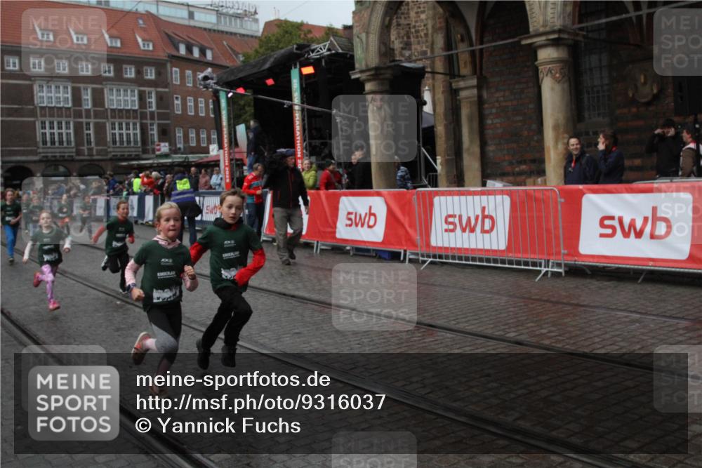 05.10.2025 - 20. swb-Marathon Bremen Yannick Fuchs http://msf.ph/oto/9316037 05.10.2025 15:20:41 Ziel  meine-sportfotos.de