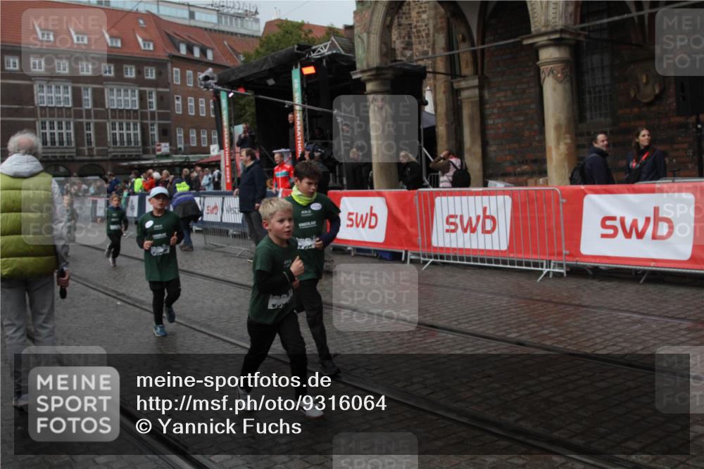 05.10.2025 - 20. swb-Marathon Bremen Yannick Fuchs http://msf.ph/oto/9316064 05.10.2025 15:21:07 Ziel  meine-sportfotos.de