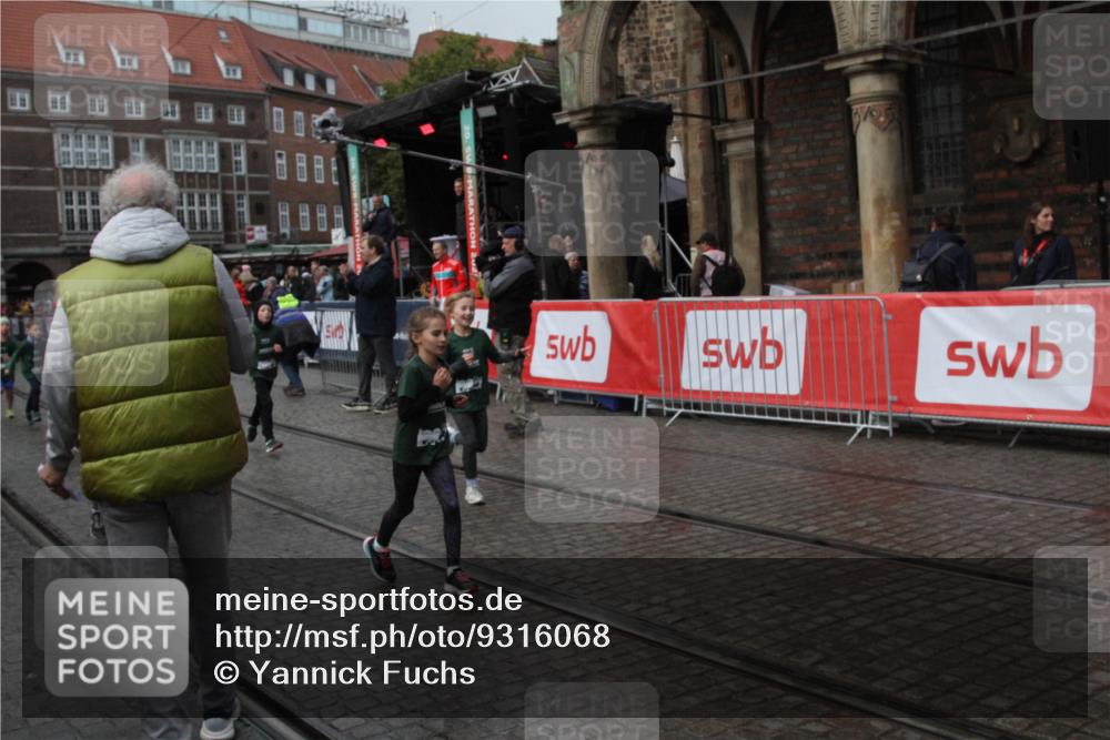 05.10.2025 - 20. swb-Marathon Bremen Yannick Fuchs http://msf.ph/oto/9316068 05.10.2025 15:21:10 Ziel  meine-sportfotos.de