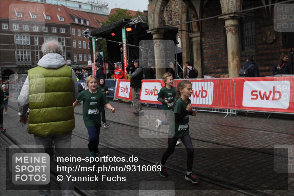 05.10.2025 - 20. swb-Marathon Bremen Yannick Fuchs http://msf.ph/oto/9316069 05.10.2025 15:21:11 Ziel  meine-sportfotos.de