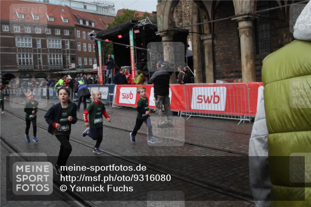 05.10.2025 - 20. swb-Marathon Bremen Yannick Fuchs http://msf.ph/oto/9316080 05.10.2025 15:21:24 Ziel  meine-sportfotos.de