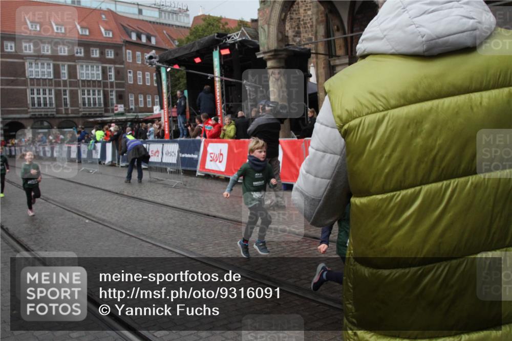 05.10.2025 - 20. swb-Marathon Bremen Yannick Fuchs http://msf.ph/oto/9316091 05.10.2025 15:21:38 Ziel  meine-sportfotos.de
