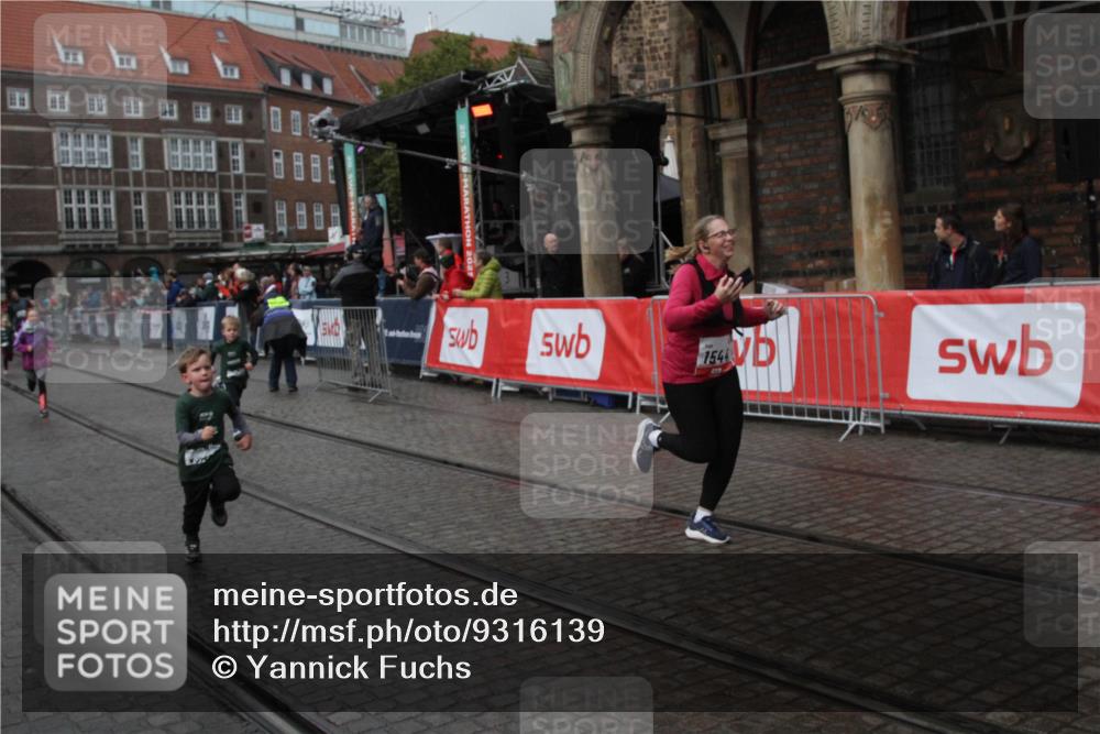 05.10.2025 - 20. swb-Marathon Bremen Yannick Fuchs http://msf.ph/oto/9316139 05.10.2025 15:22:43 Ziel 1544 meine-sportfotos.de