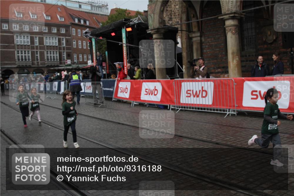 05.10.2025 - 20. swb-Marathon Bremen Yannick Fuchs http://msf.ph/oto/9316188 05.10.2025 15:23:06 Ziel  meine-sportfotos.de