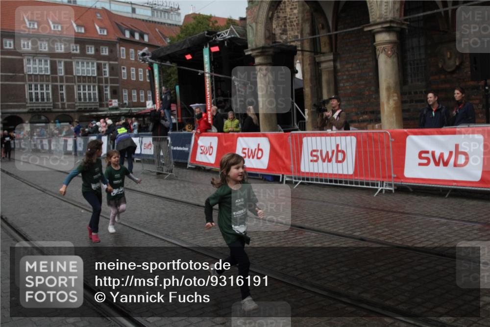 05.10.2025 - 20. swb-Marathon Bremen Yannick Fuchs http://msf.ph/oto/9316191 05.10.2025 15:23:07 Ziel  meine-sportfotos.de