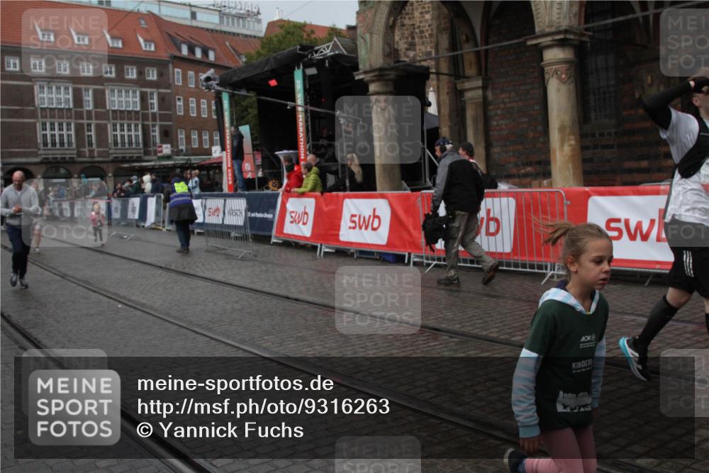 05.10.2025 - 20. swb-Marathon Bremen Yannick Fuchs http://msf.ph/oto/9316263 05.10.2025 15:23:34 Ziel 709 meine-sportfotos.de