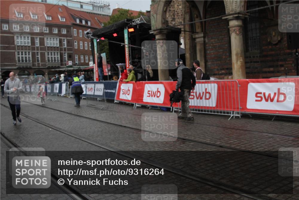 05.10.2025 - 20. swb-Marathon Bremen Yannick Fuchs http://msf.ph/oto/9316264 05.10.2025 15:23:34 Ziel 709 meine-sportfotos.de