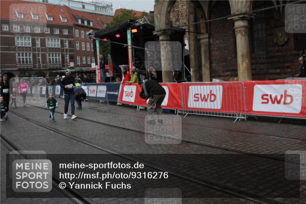 05.10.2025 - 20. swb-Marathon Bremen Yannick Fuchs http://msf.ph/oto/9316276 05.10.2025 15:23:43 Ziel  meine-sportfotos.de