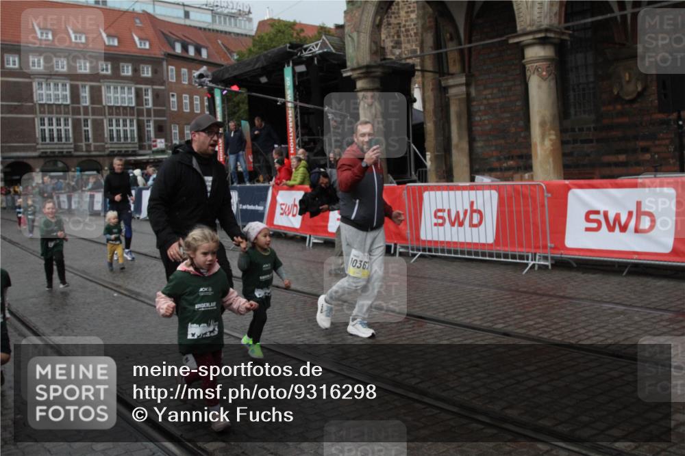 05.10.2025 - 20. swb-Marathon Bremen Yannick Fuchs http://msf.ph/oto/9316298 05.10.2025 15:23:50 Ziel  meine-sportfotos.de