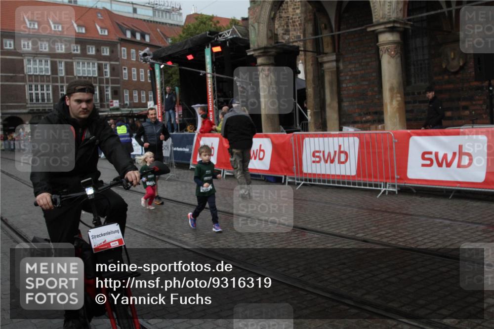 05.10.2025 - 20. swb-Marathon Bremen Yannick Fuchs http://msf.ph/oto/9316319 05.10.2025 15:23:57 Ziel  meine-sportfotos.de