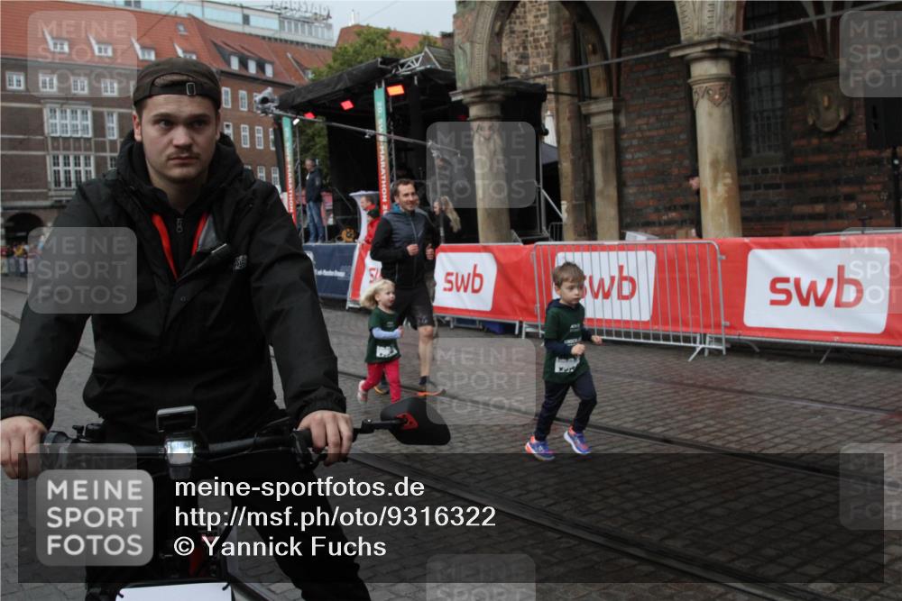 05.10.2025 - 20. swb-Marathon Bremen Yannick Fuchs http://msf.ph/oto/9316322 05.10.2025 15:23:58 Ziel  meine-sportfotos.de