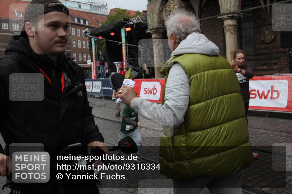 05.10.2025 - 20. swb-Marathon Bremen Yannick Fuchs http://msf.ph/oto/9316334 05.10.2025 15:24:04 Ziel  meine-sportfotos.de