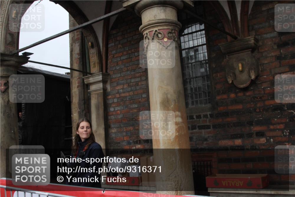 05.10.2025 - 20. swb-Marathon Bremen Yannick Fuchs http://msf.ph/oto/9316371 05.10.2025 15:26:10 Ziel  meine-sportfotos.de