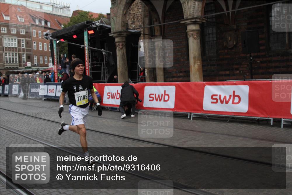 05.10.2025 - 20. swb-Marathon Bremen Yannick Fuchs http://msf.ph/oto/9316406 05.10.2025 10:36:31 Ziel 11185, 11687 meine-sportfotos.de
