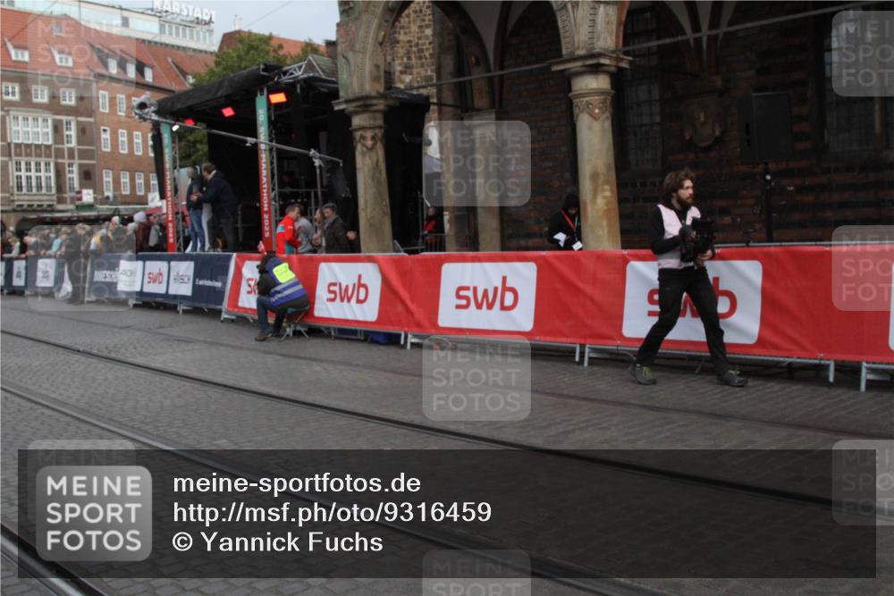05.10.2025 - 20. swb-Marathon Bremen Yannick Fuchs http://msf.ph/oto/9316459 05.10.2025 10:40:46 Ziel 10161, 10229 meine-sportfotos.de