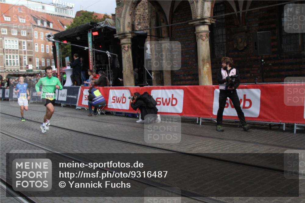 05.10.2025 - 20. swb-Marathon Bremen Yannick Fuchs http://msf.ph/oto/9316487 05.10.2025 10:42:27 Ziel 9700, 9775, 10208, 10375, 11230 meine-sportfotos.de