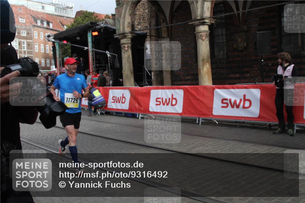 05.10.2025 - 20. swb-Marathon Bremen Yannick Fuchs http://msf.ph/oto/9316492 05.10.2025 10:42:37 Ziel 11725 meine-sportfotos.de
