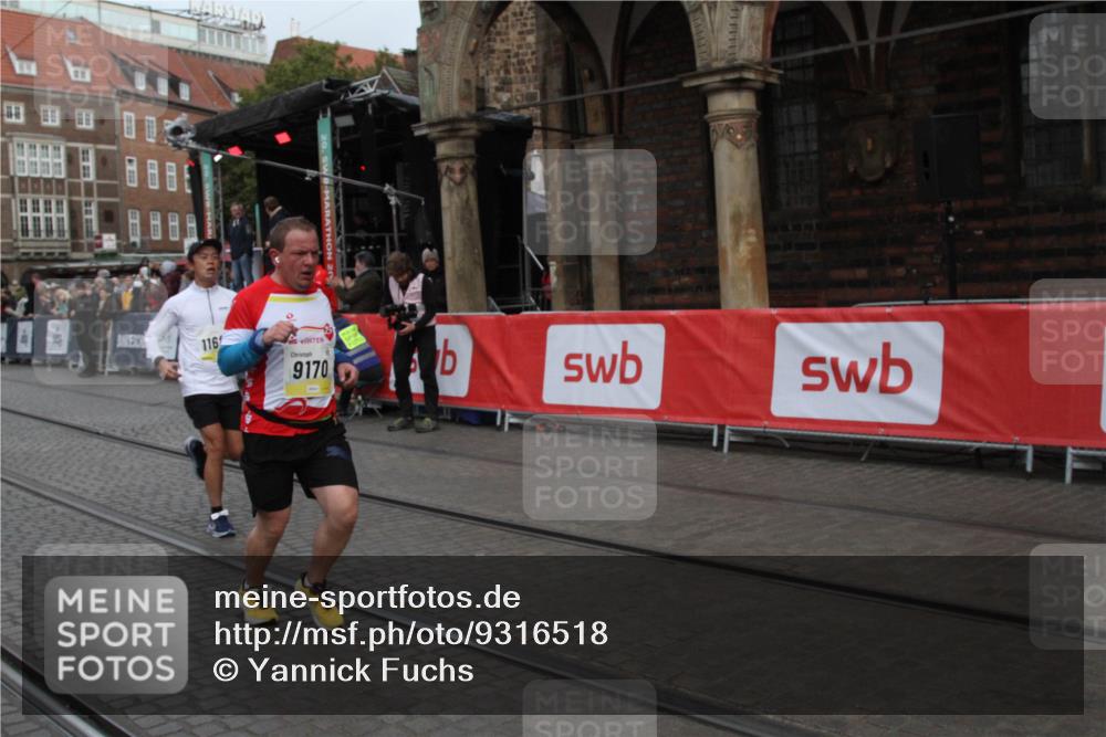 05.10.2025 - 20. swb-Marathon Bremen Yannick Fuchs http://msf.ph/oto/9316518 05.10.2025 10:44:01 Ziel 9170, 9865, 11256, 11683 meine-sportfotos.de