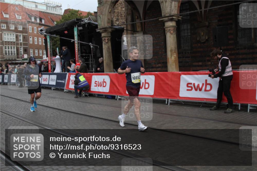05.10.2025 - 20. swb-Marathon Bremen Yannick Fuchs http://msf.ph/oto/9316523 05.10.2025 10:44:09 Ziel 9614, 9919, 10351, 10652, 10780, 11316, 11503 meine-sportfotos.de